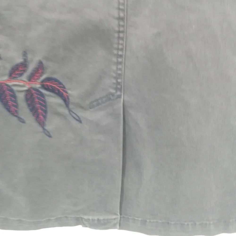 Oilily Gray Embroidered Knee Length Boho Skirt Size 38 US 8 Floral Stretch Chino